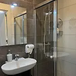 East & West Апартаменты *