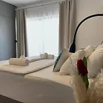 Апартаменты East & West
