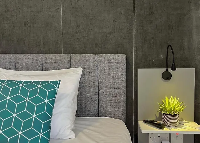 Apartament East & West