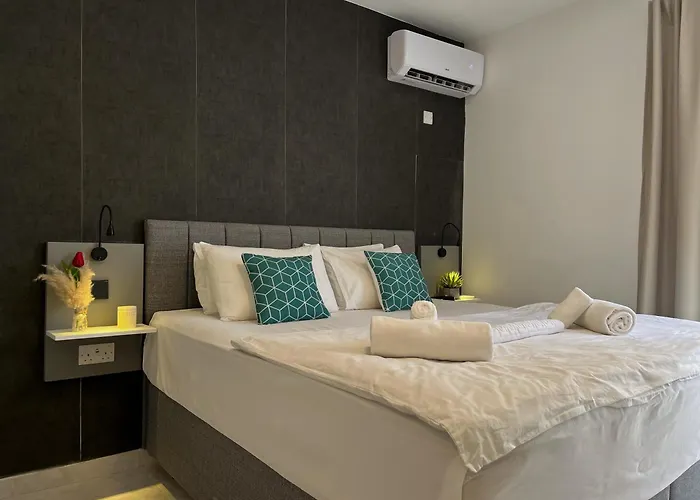 Apartament East & West *