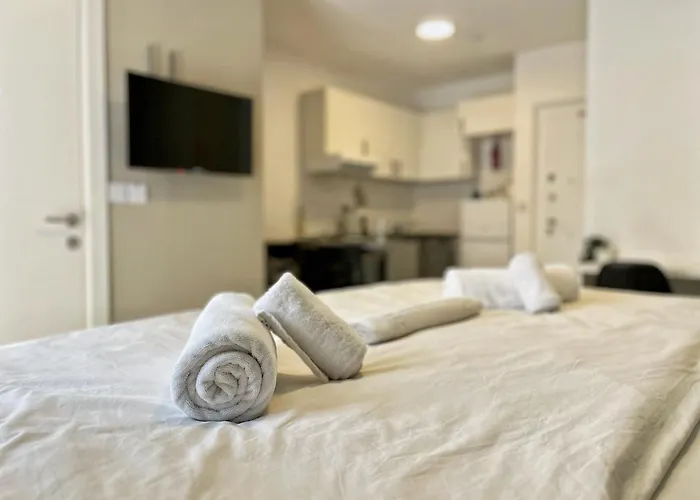 East & West Apartament Gzira