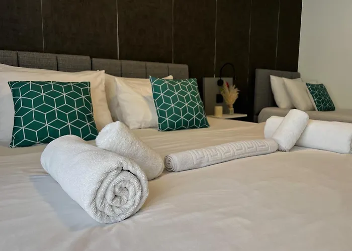 Apartament East & West